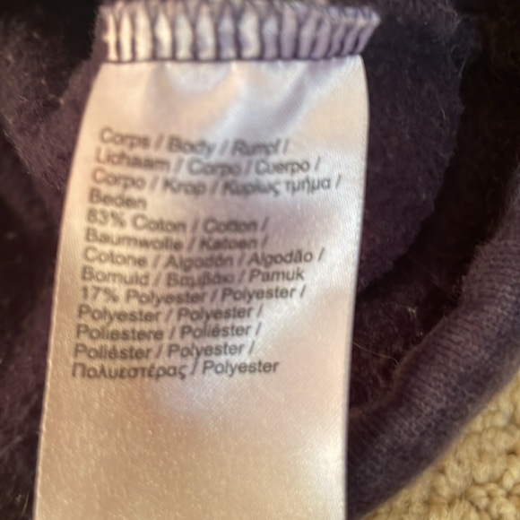 Lacoste Sweatshirt - Picture 5 of 5